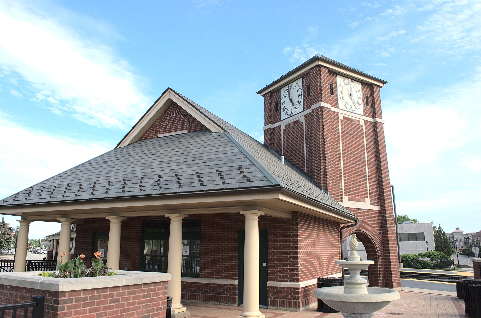Palatine Metra station tower at Smith Street