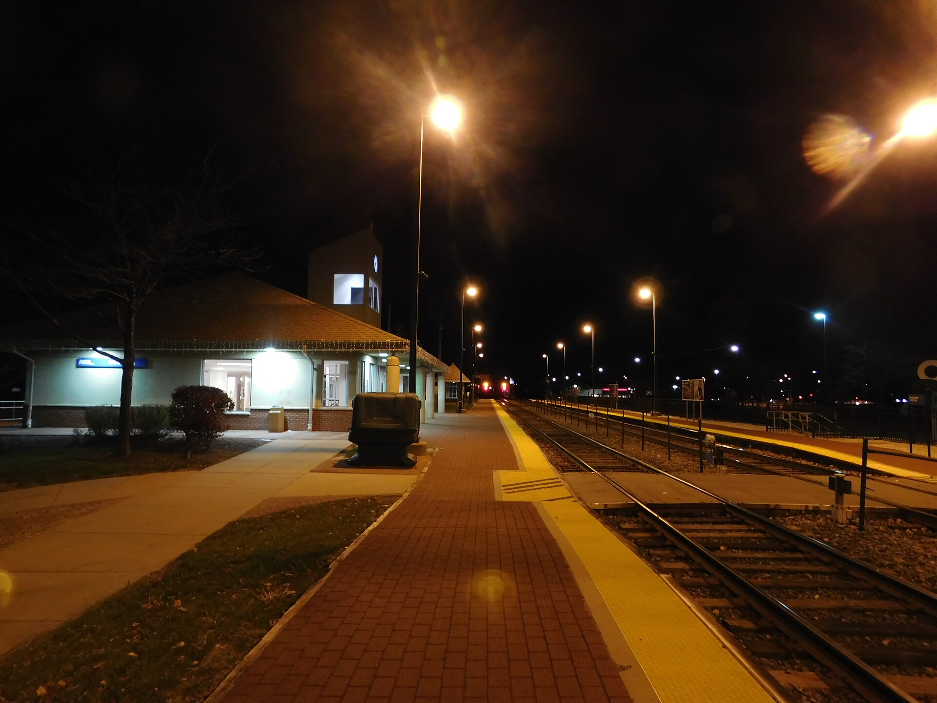 Wheeling station platform