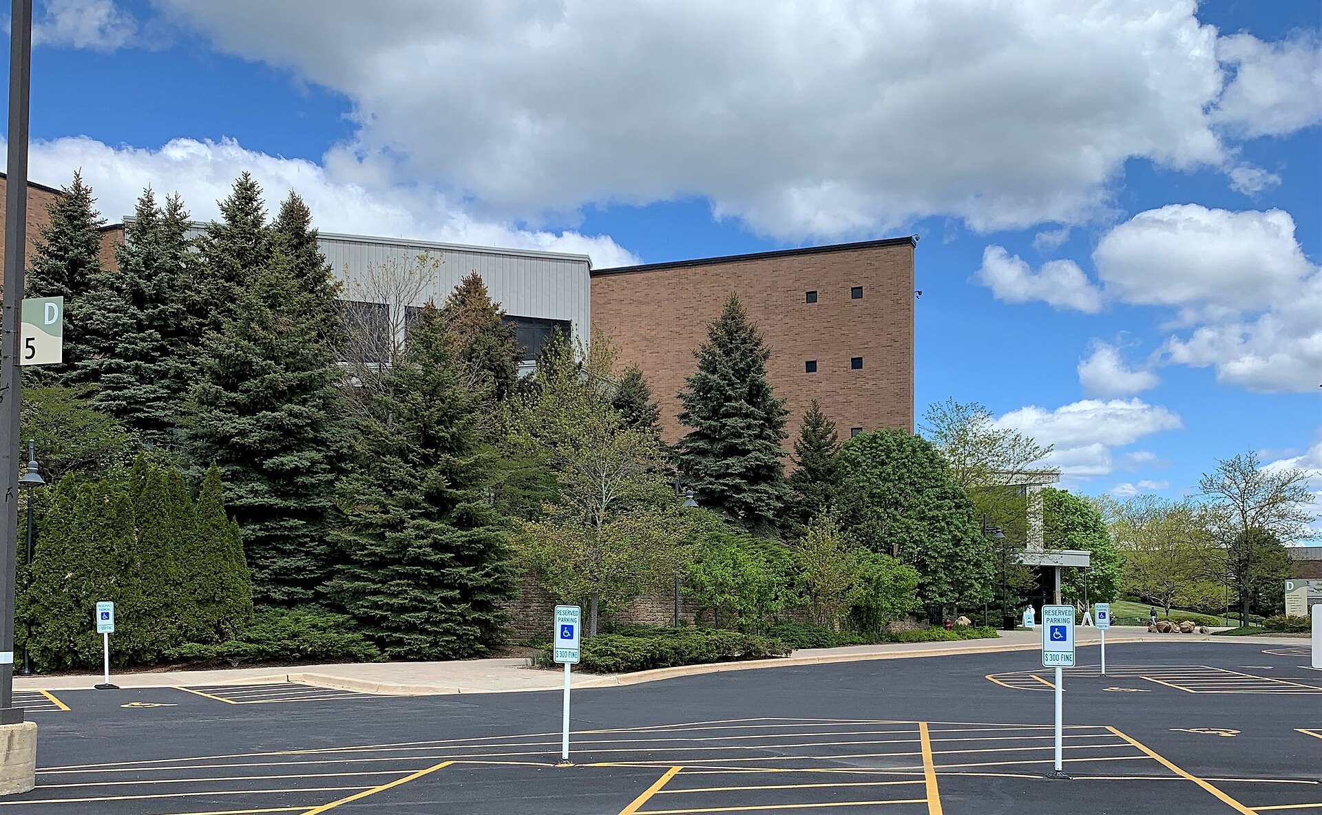 Willow Creek Community Church campus in South Barrington